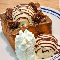 For Dessert Time... Rich, Luscious & Sweet Ferrero Toast 🍫🍨🍫 Hmmm... 🤤