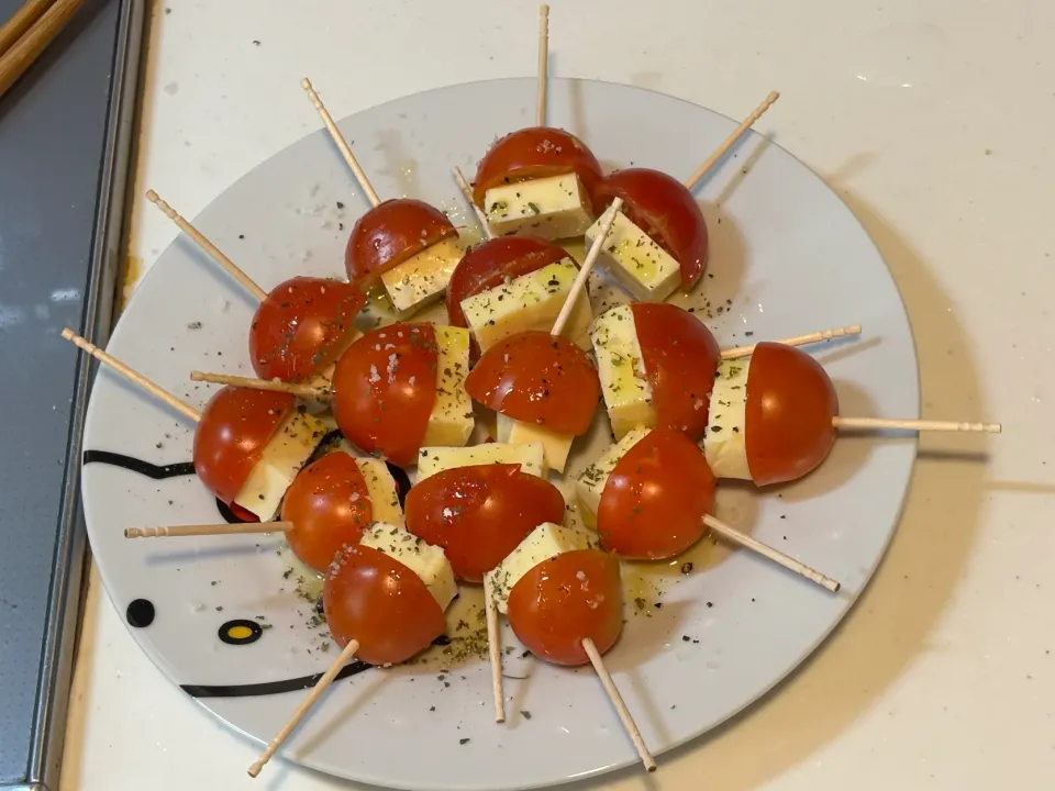 ミニトマトのカプレーゼ風味|やっちゃん⭐︎ママさん