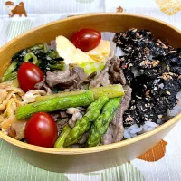 焼肉、漬物ステーキ、玉子焼のノリ🍱|なお🅿️さん