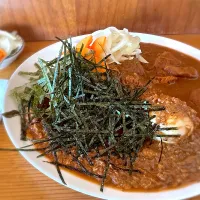 極辛キーマクラシックと大辛チキンのあいがけ🔥🌶️🍛味玉トッピング🥚ピクルスマシマシ🥒|buhizouさん