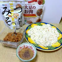 味噌ダレそうめんと肉味噌風トッピング|ゆみかさん