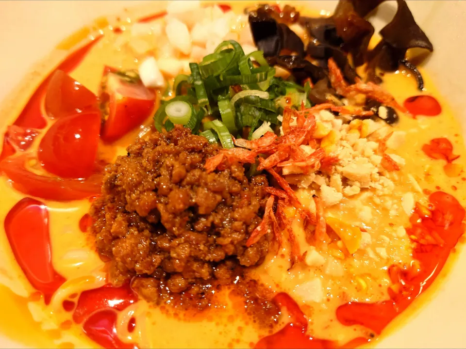 【2011年志茂で創業】 
自家製麺ほうきぼし 赤羽駅前店 
冷やし豆乳担担麺（1,200円) 
＋生卵 (100円)
@赤羽2分 
25194
〈醤98塩29噌󠄀15タ7昆9出9F11
冷15混1〉|大脇さん