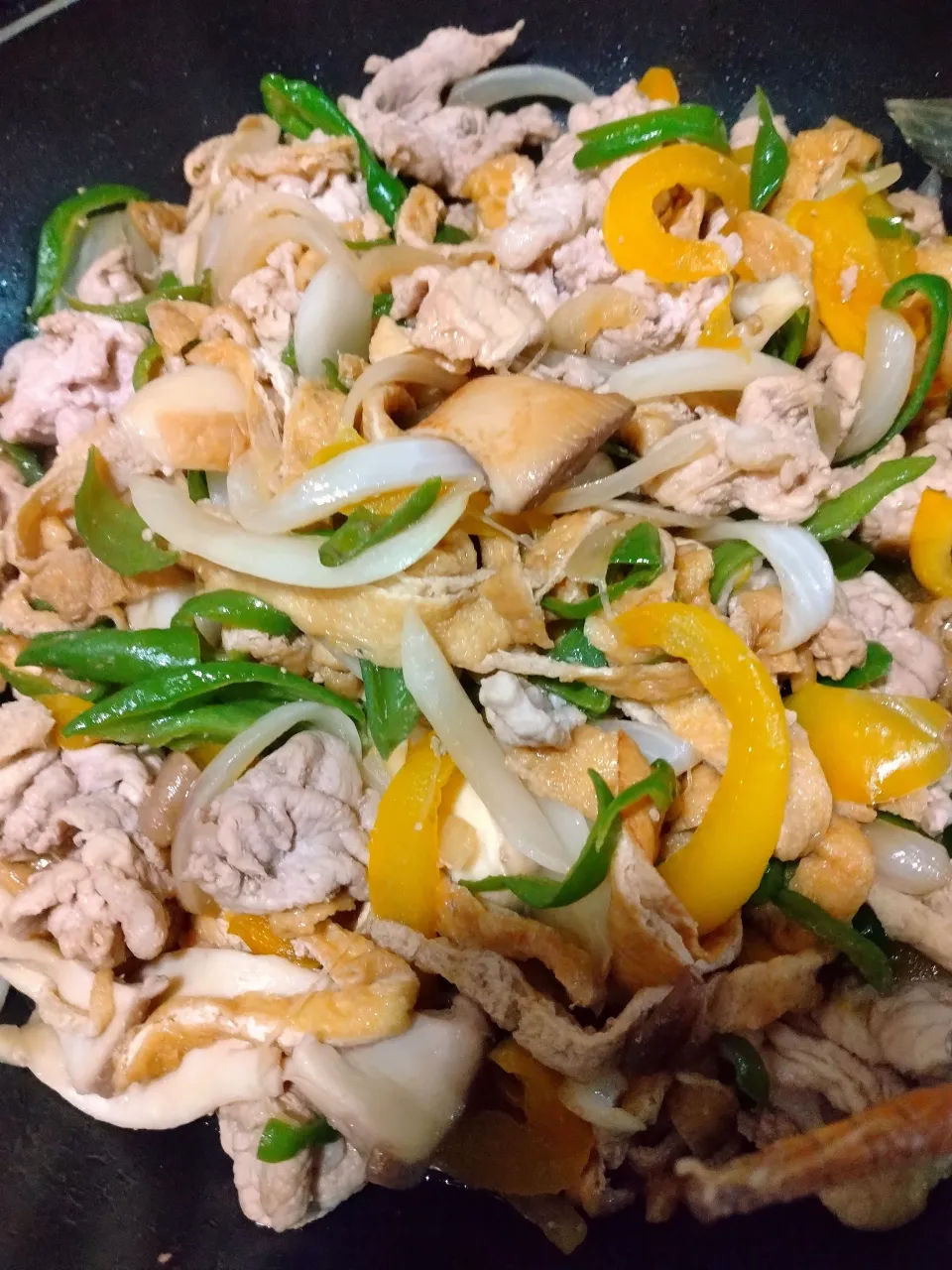 野菜とキノコ炒め|もちもちだいたいひこ🐺さん