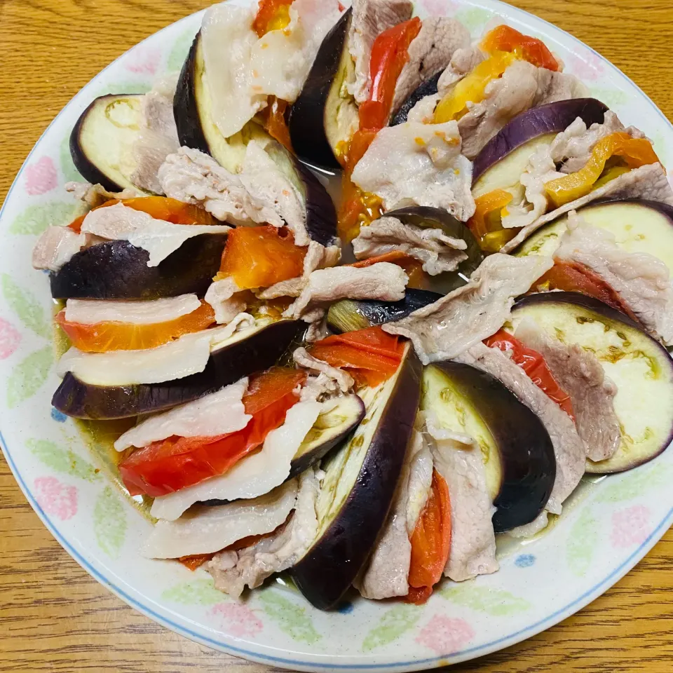 なすとトマトの豚バラ重ね蒸し|わーさん