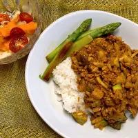大豆のお肉と3種きのこのドライカレー|こむぎこさん
