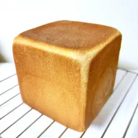 生クリーム入り全粒粉食パン|オーロラさん