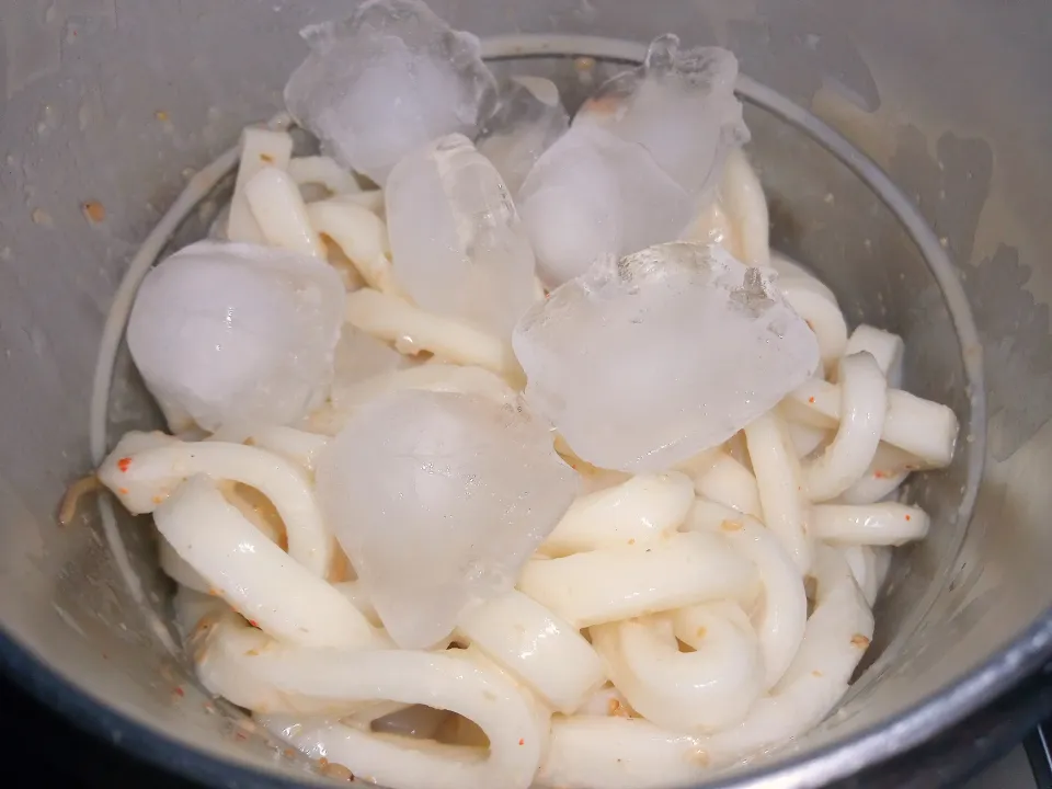 なめ茸入り胡麻ダレ冷やしうどん|darkbaronさん