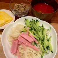 トマトバジル素麺　だし巻き卵　玉ねぎとサバ缶のポン酢和え| とゆあさん