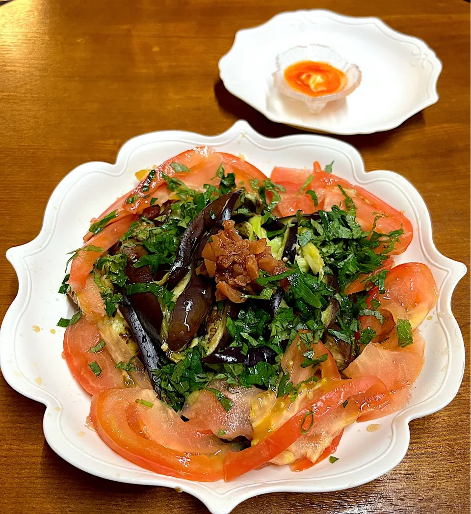 ナス🍆トマト🍅大葉🍃叩き梅＊ガーリックポン酢＊シラチャーマヨ|henryさん