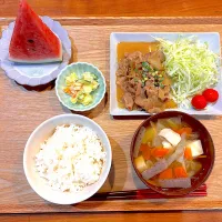 夜ご飯(生姜焼き、ポテサラ、けんちん汁、スイカ)| cocomikaさん