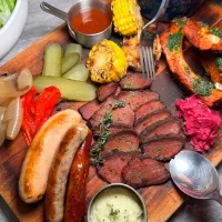 Scrumptious Smoked Meat Platter 🥩🥓🍖🍗🤤