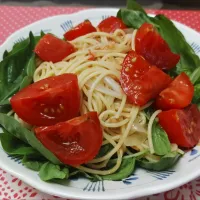 ツナとバジルとトマトのパスタ