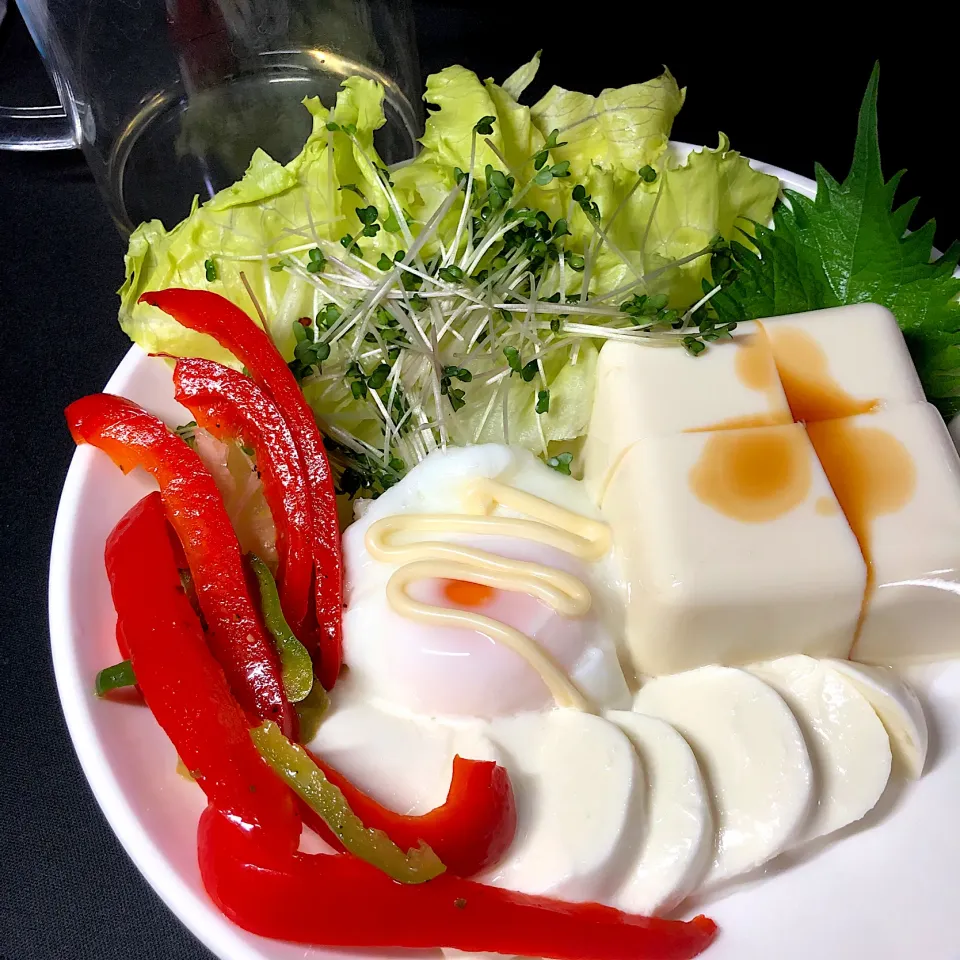 23:59 モッツァレラチーズと野菜盛りﾌﾟﾚｰﾄ|へれ子さん