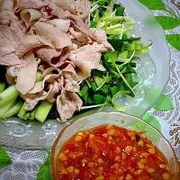 冷しゃぶサラダ　サルサキムチ納豆ドレッシング