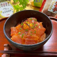チョレギドレッシングとコチュジャンで、簡単ポキ丼