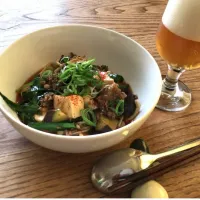「 麻婆de 昼飲み 」🍺
ピリ辛🌶️🌶️🌶️麻婆に
くるみパンとサラダを添えて昼ごはん|ばくあんしゃさん