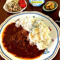 ランチ♯ハッシュドビーフ♯豆とキャベツマリネ|小松菜さん