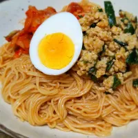 パパ盛付け👨ニラ味噌そぼろビビン麺|ぱんだのままんさん