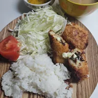 ☆夕飯☆コロッケ、ササミチーズカツ、キャベツ、トマト、ごはん、味噌汁、カボチャサラダ| ｼｮｺﾗさん