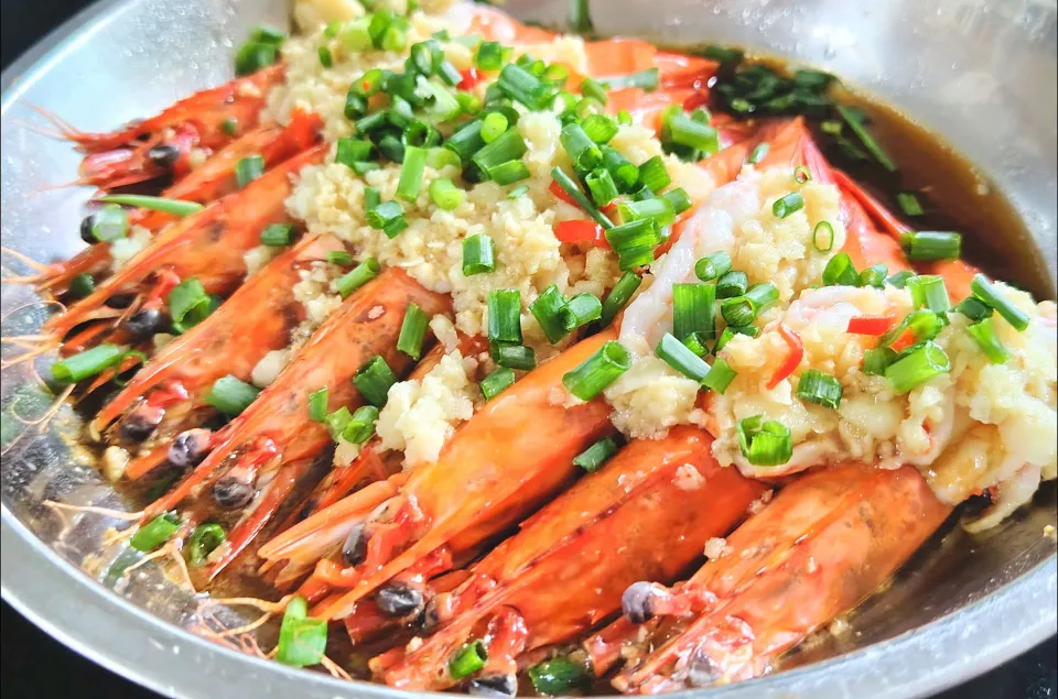 Garlic chilli steamed prawns 😋 dinner|🍒lynnlicious🍒さん
