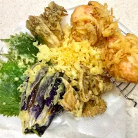 海老🦐と玉ねぎ🧅のかき揚げ、茄子🍆、舞茸、大葉🌿の天ぷら|Takeshi  Nagakiさん