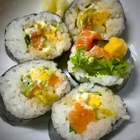 サーモンサラダ巻き|すくらんぶるえっぐさん
