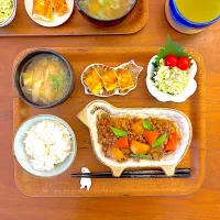 角煮のタレ肉じゃがのおぼんごはん|すずさん