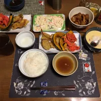 ご飯、海老天、穴子天、かぼちゃ天、インゲン天、さつまいも天、ちくわの磯辺揚げ、かぼちゃの素揚げ、マカロニサラダ、里芋とイカの煮物、沢庵、六条麦茶、練乳とカシスジャムのせ手作りプリン(夕飯)|enarinさん