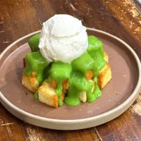 Dessert Time w/ Toasted Milk Bread w/ Pandan Custard On Top w/ Coconut Ice Cream 🤤🥥🍨💚