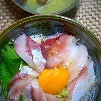 鰤丼|すくらんぶるえっぐさん