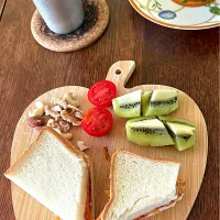朝ごはん♯オムレツサンド|小松菜さん