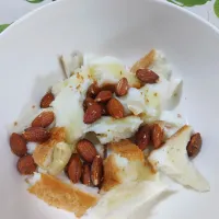 m.rafuさんのお料理パン粥、蜂蜜粒みそ味作ってみました✨