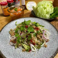ラープ ムー
（豚ひき肉のスパイシーサラダ）