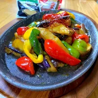  華金だよ！おいしさのみちひらくyoukiの世界バル IN 中国🇨🇳
七海さんの料理 地三鲜🇨🇳ディーサンシェン🇨🇳茄子・ピーマン・じゃがいもの甘辛炒め