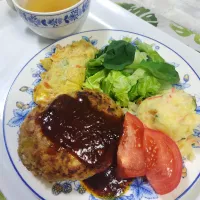 ハンバーグプレートです✨マジックソルト味のオムレツも添えて🍀
