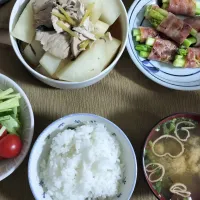 🌛*゜ブリダイコン / アスパラベーコン巻 / サラダ / 味噌汁|Ayakaさん