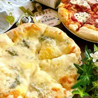 華金だよ！おいしさのみちひらくyoukiの世界バルINイタリア🇮🇹モッツァレラとゴルゴンゾーラのピザ＆マルゲリータ🍕