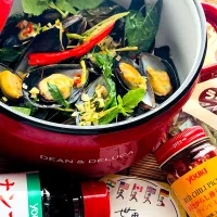 華金だよ！おいしさのみちひらくyoukiの世界バル INタイ🇹🇭ムール貝のホーリーバジルとレモングラス蒸し🌶️