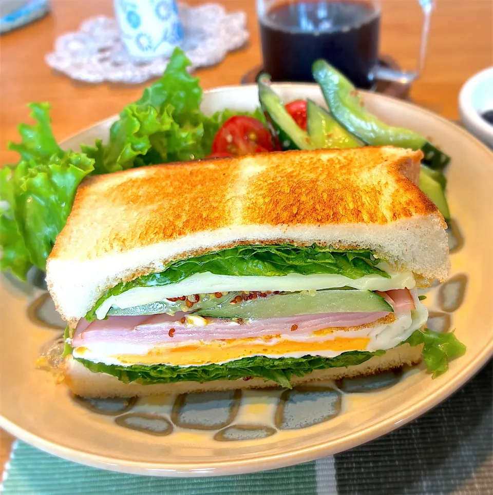 トーストサンドでブランチ|じゅんさんさん