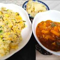 息子が炒めた炒飯(しらすネギ卵、塩昆布胡麻)、残りので２品の昼|m.rafuさん
