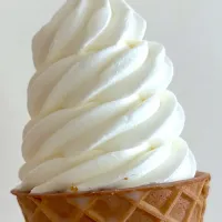 セブンイレブンの‼️「ワッフルコーン・リッチミルク🍦」😍✨（お昼ご飯🍚の代わりに😅笑）