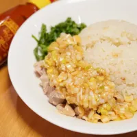 シラチャーを使って！炊飯器で簡単カオマンガイ|こたろーさん