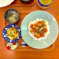 サーモンとアボカドのユッケ丼のおぼんごはん|すずさん