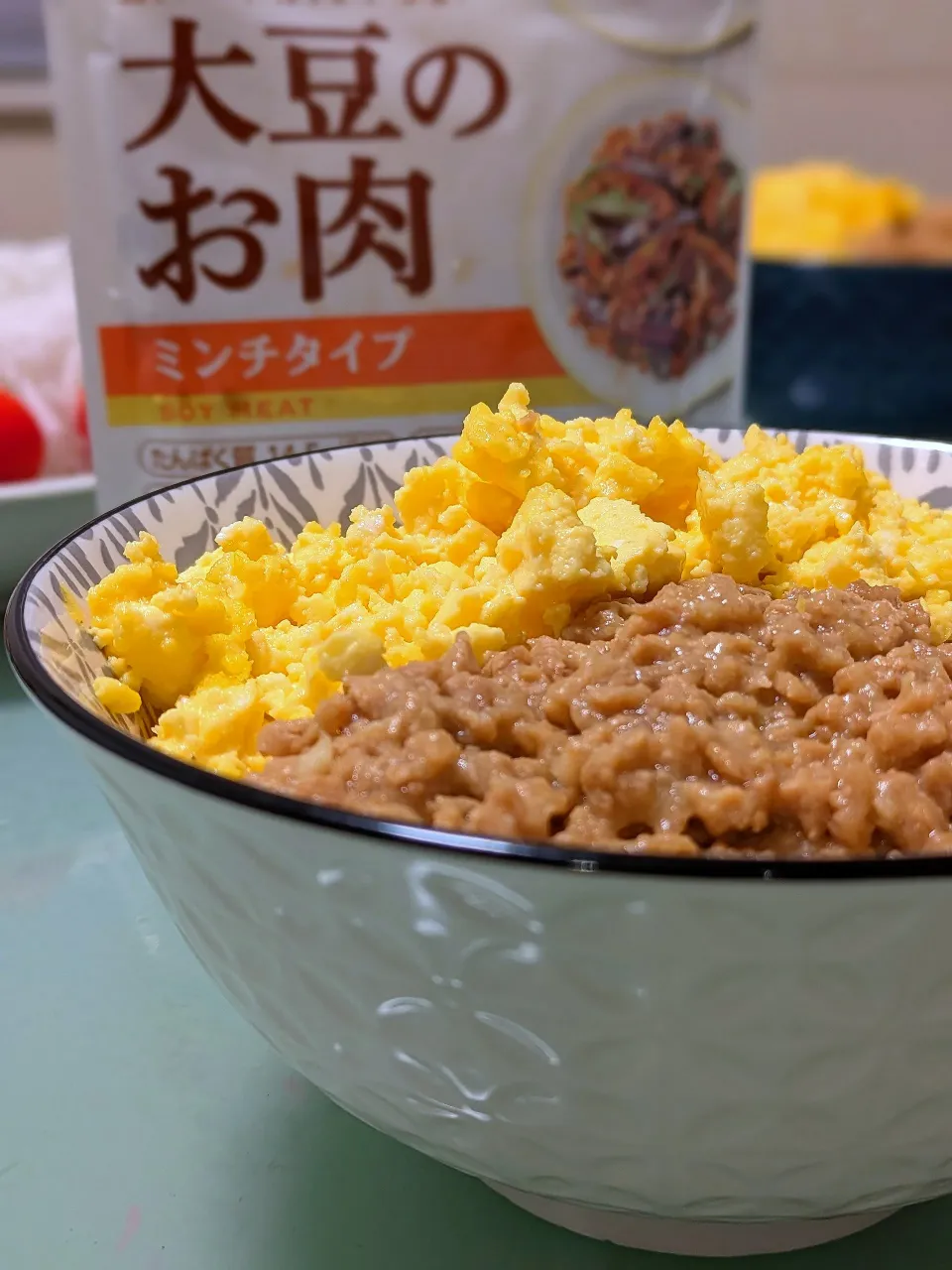大豆肉で二色丼|かずにゃさん