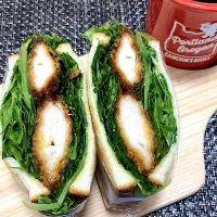 レタス爆盛りのササミカツサンド|サンドウィッチ伯爵さん