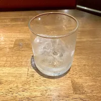 四杯目の芋焼酎、写真撮る前に半分以上飲んじゃいました（実況中継中）| なびさん