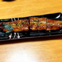 数日前に釣ってきて食べた天然鰻の蒲焼き| 🐈⸒⸒⸒⸒つるのダンス🐈🐾さん