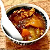 「夏カレーシチュー」🌶️🌶️🌶️
牛肉、トマト、皮剥き茄子、根菜
隠し味に  ドライイチジク
くるみパンを添えて 朝ごはん💦| ばくあんしゃさん