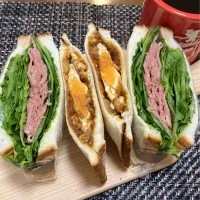 ローストビーフとレタスのサンド＆「大豆のお肉」と鶏ムネ肉のミンチで作ったキーマカレーと玉子のホットサンド|サンドウィッチ伯爵さん