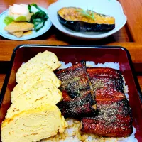 鰻御膳　やや濃いめのだし巻き玉子を作って乗せました　容器も購入してじっくり味わいました♪|ちぃちゃんさん